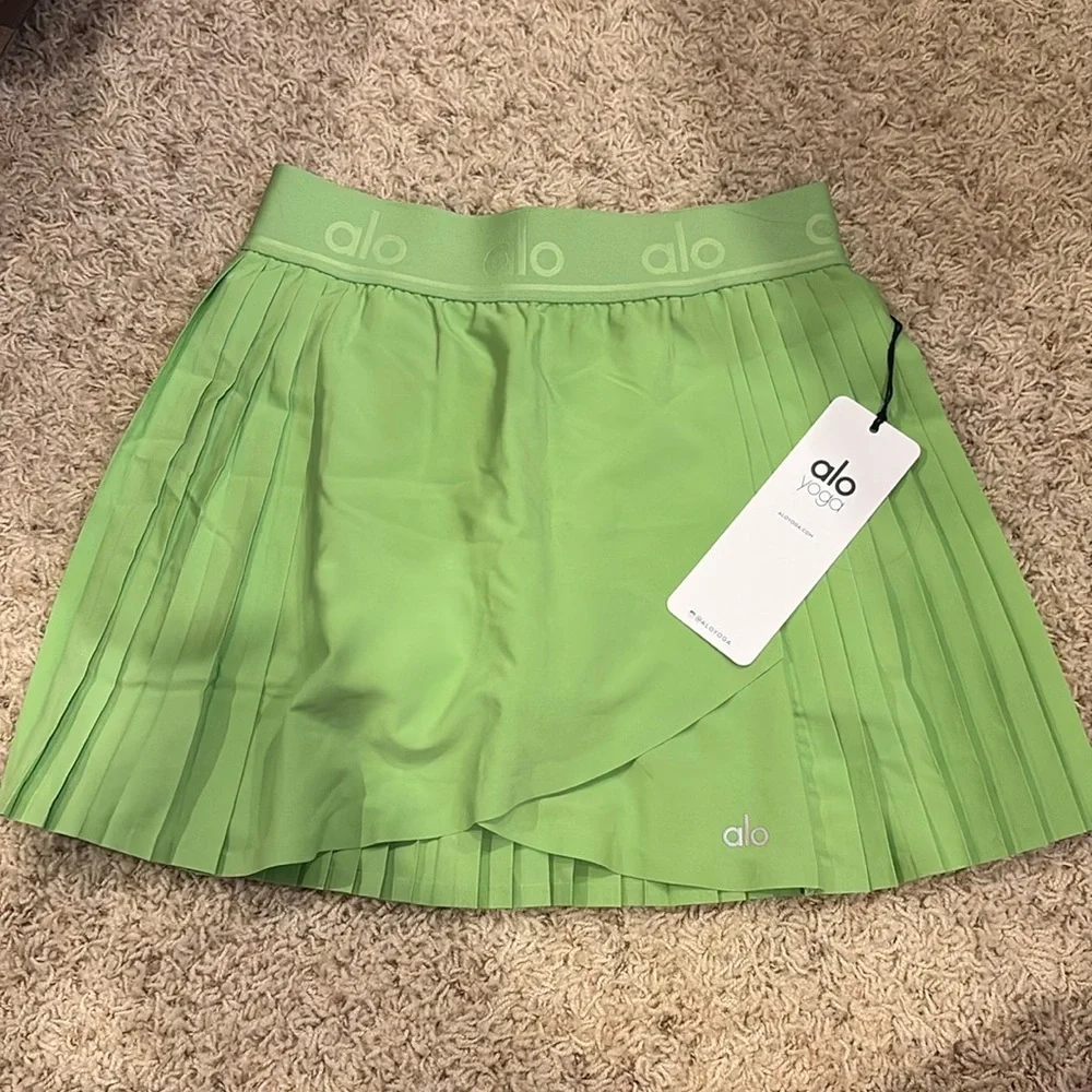 NWT Discontinued Alo Yoga Green Apple Aces Tennis Skirt